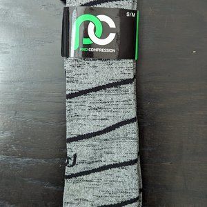ProCompression Marathon Knee-High Socks - Grey w/ Black Stripe S/M